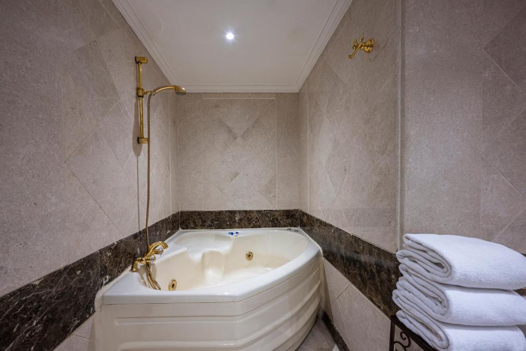 Photo 55 de Al Shohada Hotel